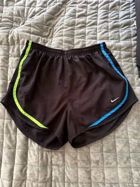 Nike Women’s Black Running Athletic Shorts size Medium